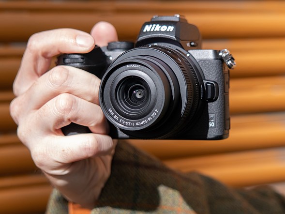 دوربین عکاسی بدون آینه نیکون مدل Z50 با لنز ۵۰-۱۶